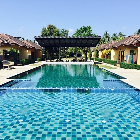 Green Adamas Resort Chumphon Exteriör bild