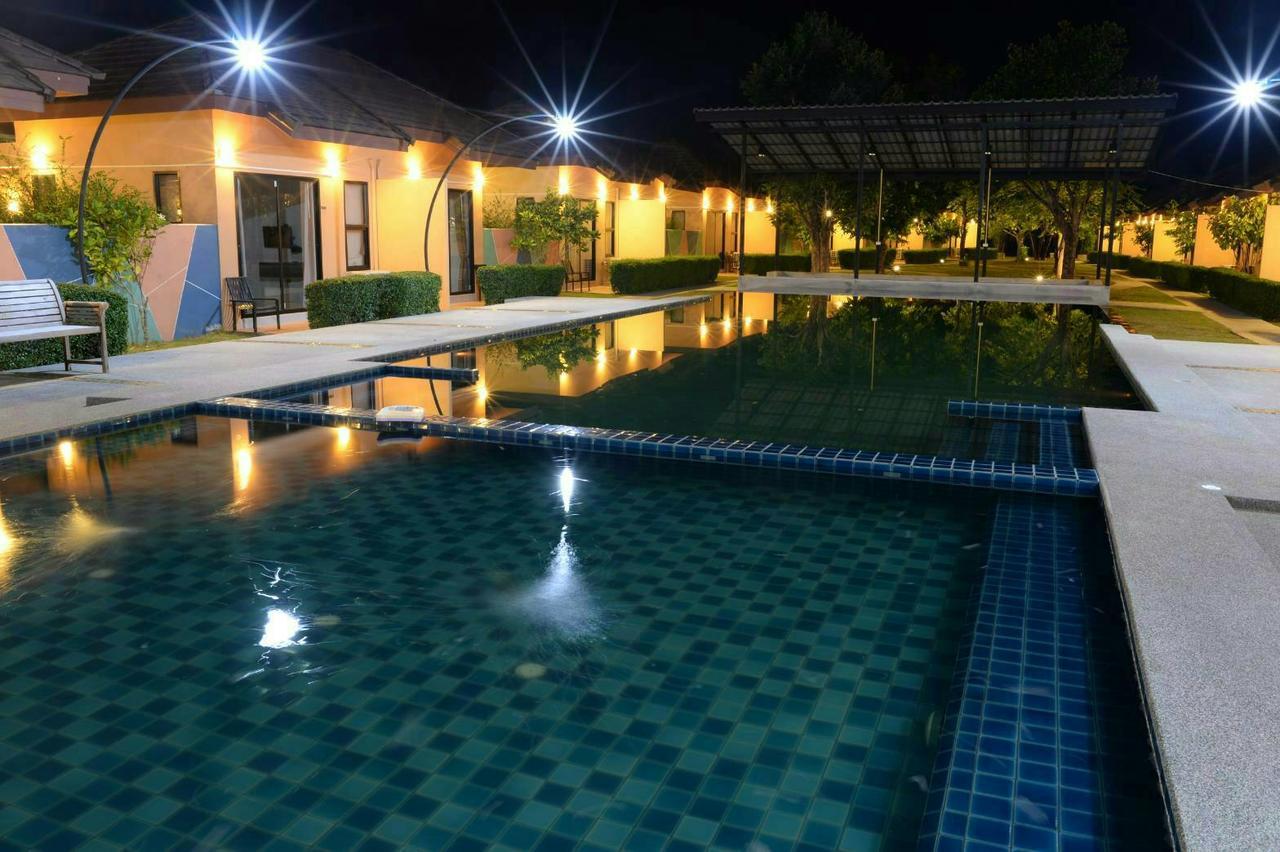 Green Adamas Resort Chumphon Exteriör bild