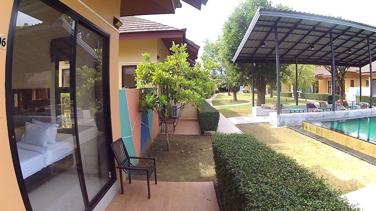Green Adamas Resort Chumphon Exteriör bild